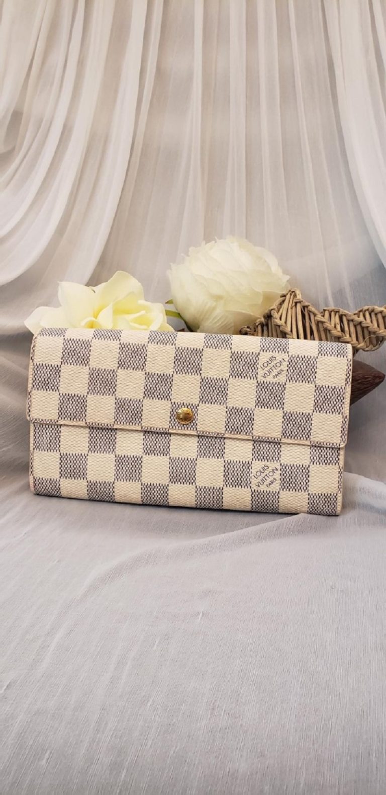 Louis Vuitton Damier Azur Sarah Wallet AUTHENTIC Preowned Immaculate Condition - Image 8